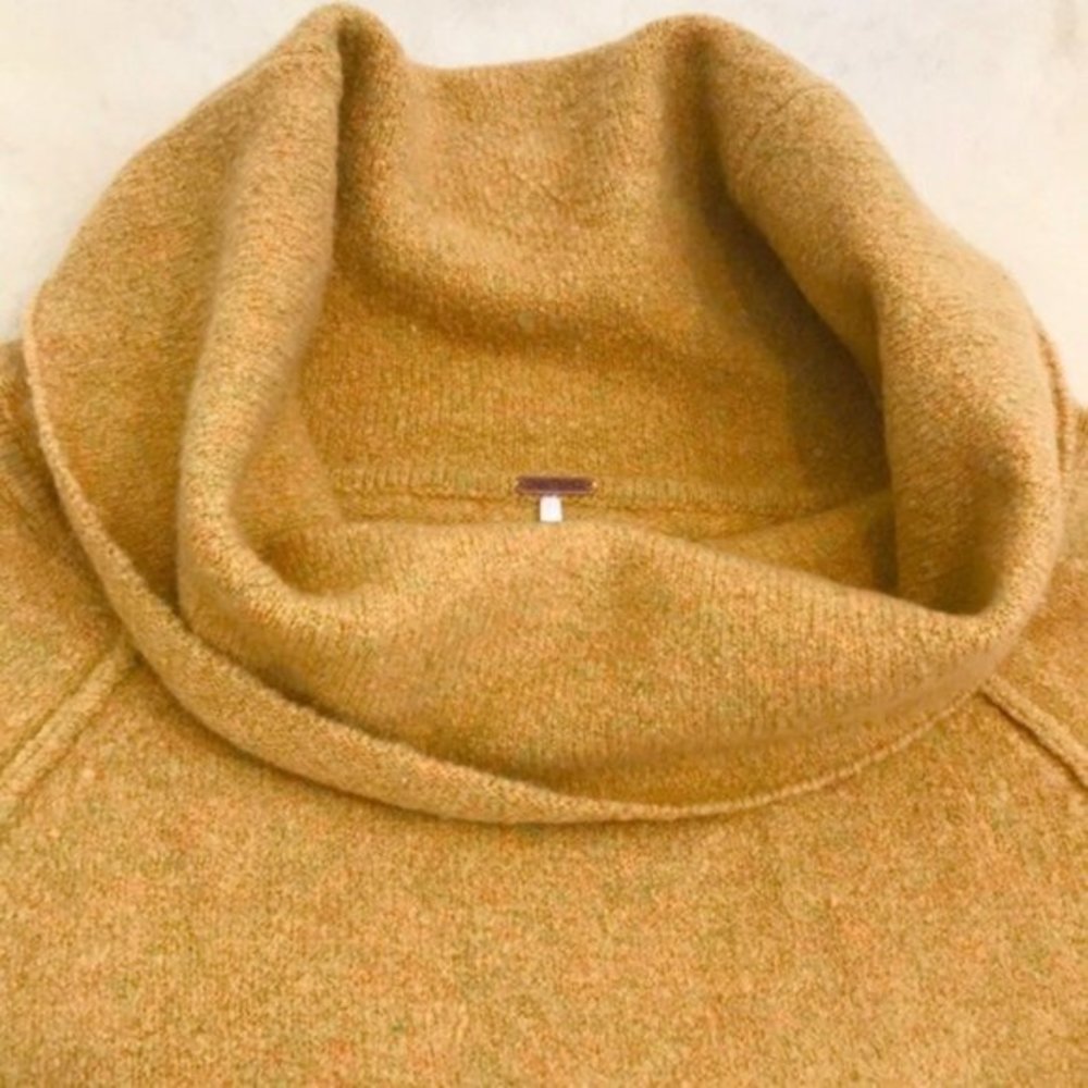 Free People Echo Beach Wool Sweater. S - Picture 5 of 8